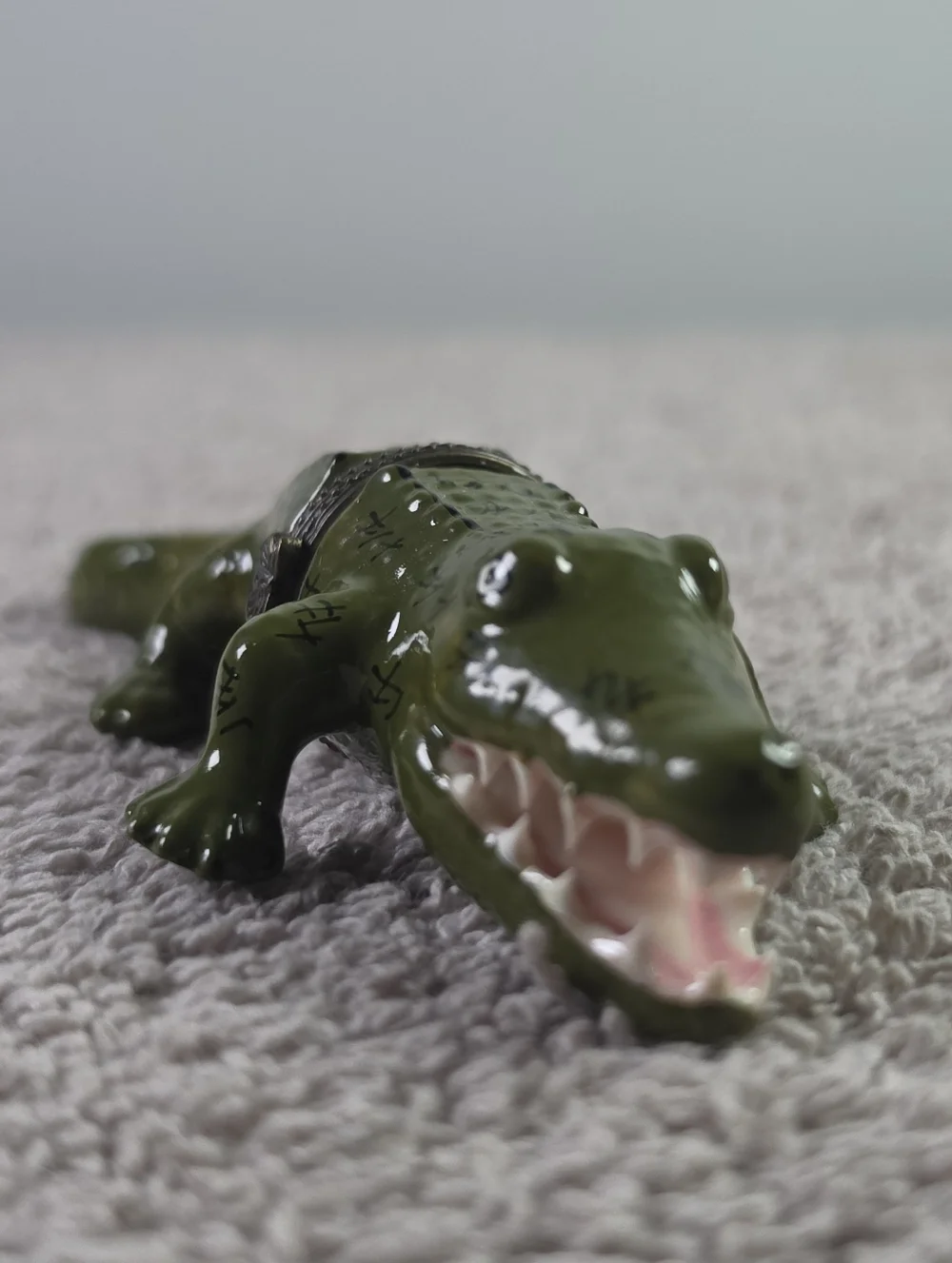Green Enameled Alligator Trinket Box for Reptile Lovers